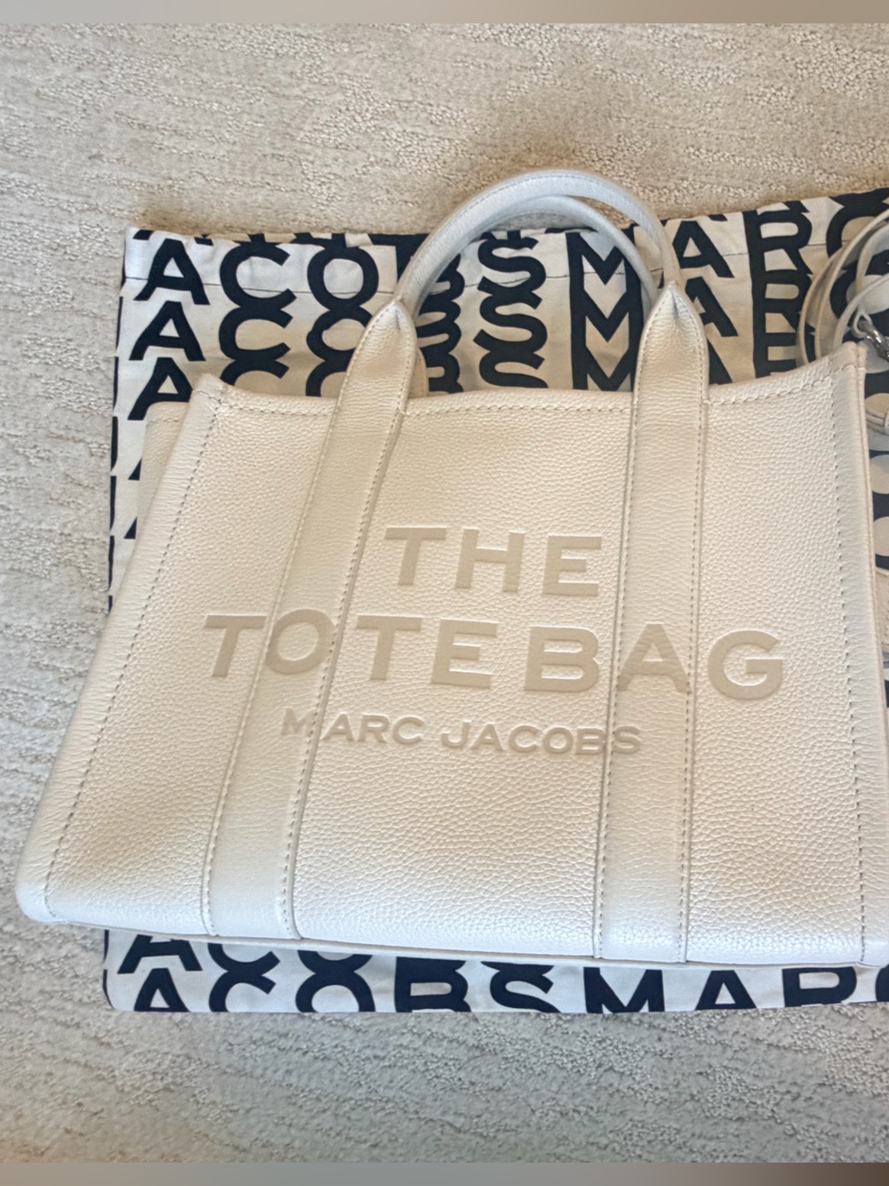 Marc Jacobs The Tote Bag- Medium